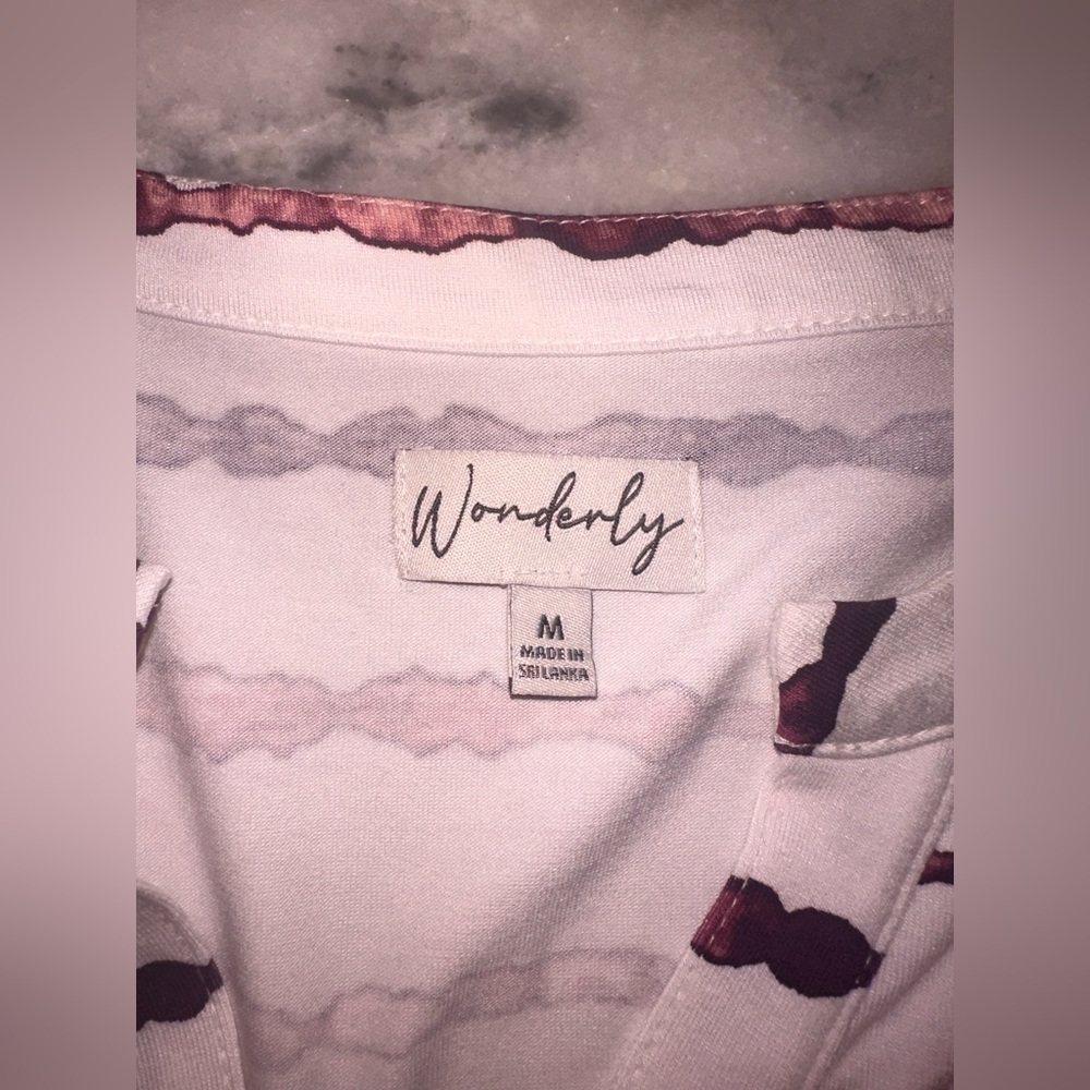 EUC Wonderly Striped High‎ Low Button Up Long Sleeve Shirt Size Medium - Picture 9 of 10